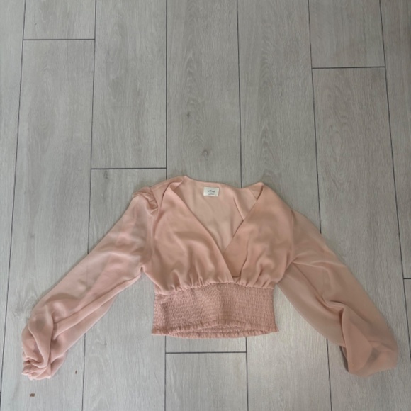 XS Aritzia Pale Birch Wistful Blouse - Picture 3 of 3